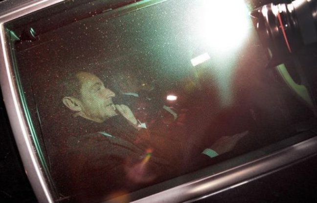 Nicolas Sarkozy est "favorable à toute initiative qui peut permettre de régler la situation" à l'UMP, a indiqué dimanche à l'AFP l'entourage de l'ancien président. Nicolas Sarkozy est "favorable à toute initiative qui peut permettre de régler la situation" à l'UMP, a indiqué dimanche à l'AFP l'entourage de l'ancien président.