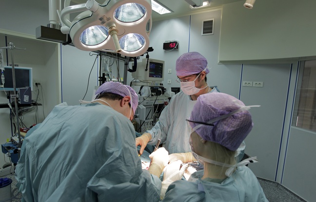 Dans un bloc operatoire de l'hopital Claude Huriez, à Lille. Dans un bloc operatoire de l'hopital Claude Huriez, à Lille.