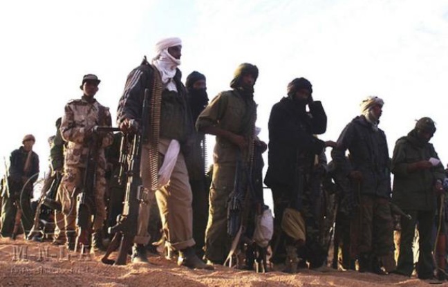 Les islamistes les ont chassés de Tombouctou, réduits à la portion congrue à Kidal et viennent de les écraser à Gao, en prenant leur quartier général pour tout le nord du Mali: les rebelles touareg sont en déroute et ne contrôlent plus aucune place forte dans cette région. Les islamistes les ont chassés de Tombouctou, réduits à la portion congrue à Kidal et viennent de les écraser à Gao, en prenant leur quartier général pour tout le nord du Mali: les rebelles touareg sont en déroute et ne contrôlent plus aucune place forte dans cette région.