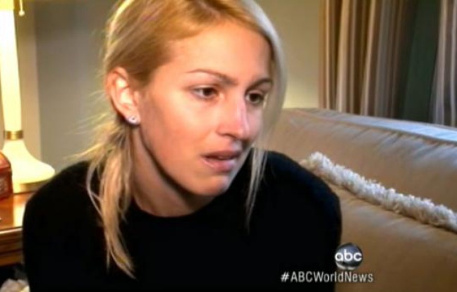 Kaitlin Roig, une institutrice de 29 ans, a survécu à la tuerie de Newtown, le 14 décembre 2012 et se confie à ABC. Kaitlin Roig, une institutrice de 29 ans, a survécu à la tuerie de Newtown, le 14 décembre 2012 et se confie à ABC.