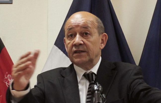 Le ministre de la Défense français Jean-Yves Le Drian lors d'une conférence de presse à Kaboul en Afghanistan, le 18 juillet 2012. Le ministre de la Défense français Jean-Yves Le Drian lors d'une conférence de presse à Kaboul en Afghanistan, le 18 juillet 2012.