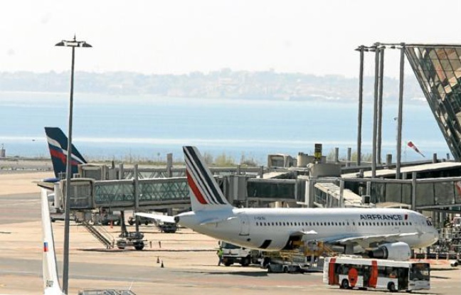Dès avril, Air France proposera plus de 330 vols par semaine vers 22 destinations au départ de Nice. Dès avril, Air France proposera plus de 330 vols par semaine vers 22 destinations au départ de Nice.