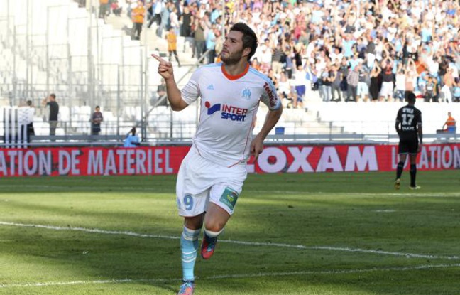 Marseille le 2 septembre 2012 - 4 éme journée du championnat de France de ligue 1 de football . Match opposant l' OM à Rennes au stade vélodrome . BUT DE GIGNAC Marseille le 2 septembre 2012 - 4 éme journée du championnat de France de ligue 1 de football . Match opposant l' OM à Rennes au stade vélodrome . BUT DE GIGNAC
