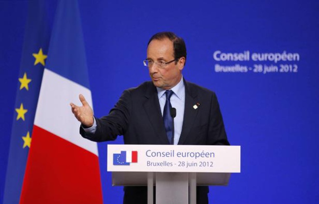 François Hollande lors de sa conférence de presse au sommet européen de Bruxelles, dans la nuit du 28 au 29 juin 2012. François Hollande lors de sa conférence de presse au sommet européen de Bruxelles, dans la nuit du 28 au 29 juin 2012.