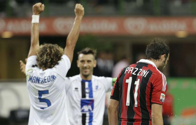 Les joueurs de l'Atalanta Bergame célèbrent leur victoire face à Milan, le 15 septembre 2012 Les joueurs de l'Atalanta Bergame célèbrent leur victoire face à Milan, le 15 septembre 2012