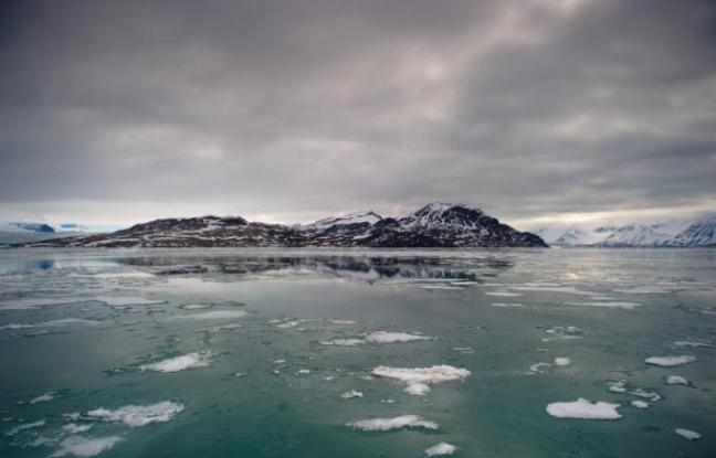 Des écarts extrêmes de températures ont été détectés dans l'Arctique lors des dernières 2,8 millions d'années avec des pics de chaleur jugés jusqu'alors impossibles dans la région, révèle jeudi l'analyse de la plus longue carotte de sédiments jamais prélevée dans ce sol. Des écarts extrêmes de températures ont été détectés dans l'Arctique lors des dernières 2,8 millions d'années avec des pics de chaleur jugés jusqu'alors impossibles dans la région, révèle jeudi l'analyse de la plus longue carotte de sédiments jamais prélevée dans ce sol.