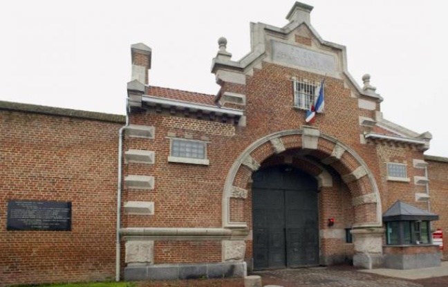 La maison d'arrêt de Douai (Nord) a été placée sous tutelle budgétaire, après avoir dépensé son budget annuel dès les six premiers mois de l'année, a-t-on appris lundi de sources concordantes. La maison d'arrêt de Douai (Nord) a été placée sous tutelle budgétaire, après avoir dépensé son budget annuel dès les six premiers mois de l'année, a-t-on appris lundi de sources concordantes.