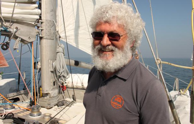 Eric Karsenti, co-directeur de l'expédition Tara Océans, à bord de Tara le 31 mars 2012. Eric Karsenti, co-directeur de l'expédition Tara Océans, à bord de Tara le 31 mars 2012.