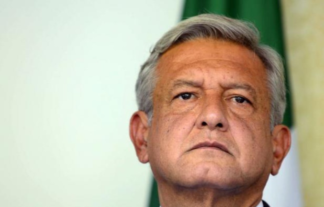 Le candidat de la gauche à l'élection présidentielle mexicaine, Andres Manuel Lopez Obrador, arrivé deuxième dimanche à 6 points du candidat du PRI Enrique Peña Nieto, va demander à recompter la totalité des bulletins de vote en raisons d'"incohérences" dans le scrutin. Le candidat de la gauche à l'élection présidentielle mexicaine, Andres Manuel Lopez Obrador, arrivé deuxième dimanche à 6 points du candidat du PRI Enrique Peña Nieto, va demander à recompter la totalité des bulletins de vote en raisons d'"incohérences" dans le scrutin.