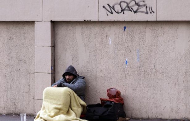 Le taux de pauvreté a légèrement baissé en 2013 en France pour s'établir à 14% de la population, contre 14,3% un an plus tôt Le taux de pauvreté a légèrement baissé en 2013 en France pour s'établir à 14% de la population, contre 14,3% un an plus tôt
