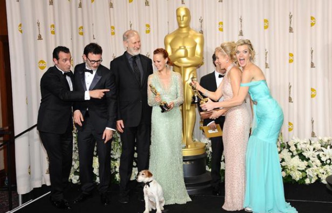 L'équipe de «The Artist» après la cérémonie des Oscars 2012. L'équipe de «The Artist» après la cérémonie des Oscars 2012.
