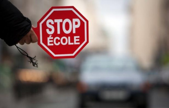 La Prévention Routière et Assureurs Prévention ont lancé jeudi une nouvelle opération nationale de sensibilisation afin d'apprendre aux enfants à maîtriser l'environnement de la rue et à se déplacer en toute sécurité sur le chemin de l'école. La Prévention Routière et Assureurs Prévention ont lancé jeudi une nouvelle opération nationale de sensibilisation afin d'apprendre aux enfants à maîtriser l'environnement de la rue et à se déplacer en toute sécurité sur le chemin de l'école.