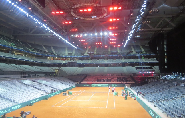 Le chauffage évenementiel, située au dessus du court, ne concerne que 8000 places sur les 27 000 que compte le stade Pierre-Mauroy Le chauffage évenementiel, située au dessus du court, ne concerne que 8000 places sur les 27 000 que compte le stade Pierre-Mauroy