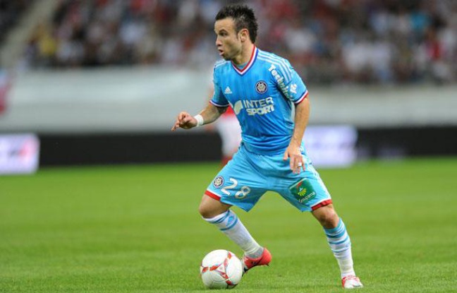 Le meneur de jeu marseillais Mathieu Valbuena, le 11 août 2012 à Reims. Le meneur de jeu marseillais Mathieu Valbuena, le 11 août 2012 à Reims.