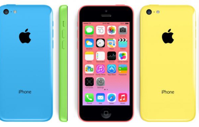 L'iPhone 5C est recouvert d'une couche en polycarbonate. L'iPhone 5C est recouvert d'une couche en polycarbonate.