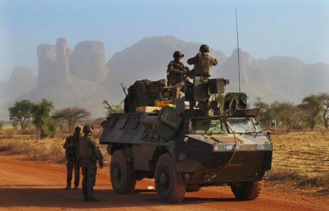 Des soldats français près de Douentza (Mali), le 7 février 2013. Des soldats français près de Douentza (Mali), le 7 février 2013.