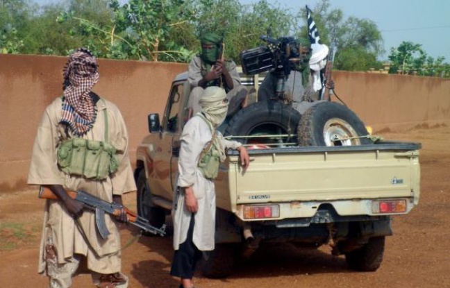 La France et ses alliés européens se préparent à soutenir une intervention armée africaine dans le nord du Mali, que l'accélération du calendrier diplomatique rend de plus en plus crédible. Sans "troupes au sol", mais avec d'importants moyens techniques et de renseignement déployés au Sahel. La France et ses alliés européens se préparent à soutenir une intervention armée africaine dans le nord du Mali, que l'accélération du calendrier diplomatique rend de plus en plus crédible. Sans "troupes au sol", mais avec d'importants moyens techniques et de renseignement déployés au Sahel.