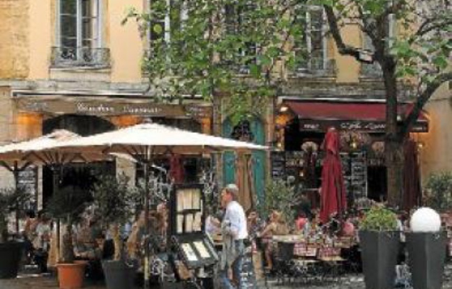 L'agression s'est produite place du change dans le Vieux-Lyon (5e). L'agression s'est produite place du change dans le Vieux-Lyon (5e).