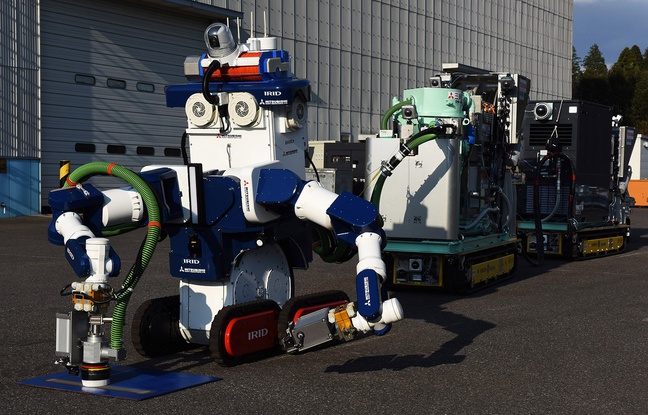 Trois groupes japonais ont présenté une équipe de robots «décontaminateurs» pour nettoyer les bâtiments des réacteurs de Fukushima. Trois groupes japonais ont présenté une équipe de robots «décontaminateurs» pour nettoyer les bâtiments des réacteurs de Fukushima.