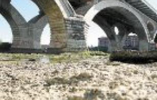 Le débit de la Garonne devrait encore baisser d'ici à 40 ans. Le débit de la Garonne devrait encore baisser d'ici à 40 ans.