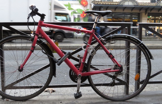 Illustration circulation des deux roues sur les grands boulevards parisiens, le 17 novembre 2014. Illustration circulation des deux roues sur les grands boulevards parisiens, le 17 novembre 2014.