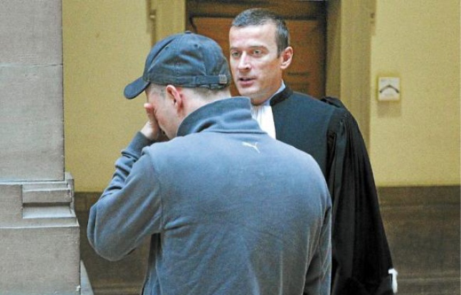Matthias (en haut) a reconnu les faits devant les victimes, dont Fouzia (en bas). Matthias (en haut) a reconnu les faits devant les victimes, dont Fouzia (en bas).
