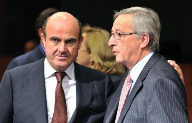 Les ministres des Finances de la zone euro ont réussi dans la nuit de lundi à mardi à mettre au point un plan d'aide à l'Espagne qui devrait se traduire dès la fin du mois par un versement de 30 milliards d'euros à Madrid. Les ministres des Finances de la zone euro ont réussi dans la nuit de lundi à mardi à mettre au point un plan d'aide à l'Espagne qui devrait se traduire dès la fin du mois par un versement de 30 milliards d'euros à Madrid.