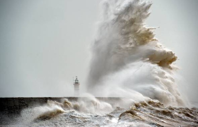 Les vagues gigantesques de la tempête Imogen Les vagues gigantesques de la tempête Imogen