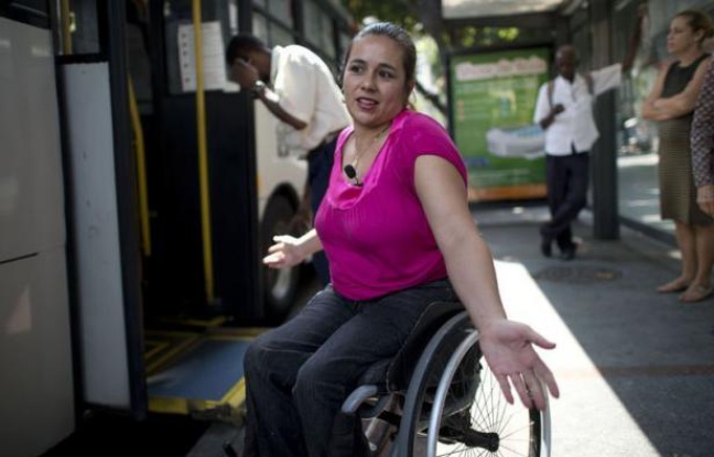 Pour Viviane Macedo, quintuple championne du Brésil de danse en fauteuil roulant, les jeux Paralympiques de Rio de Janeiro, en 2016, se disputent déjà tous les jours dans cette ville où rien n'est fait ou presque pour les handicapés. Pour Viviane Macedo, quintuple championne du Brésil de danse en fauteuil roulant, les jeux Paralympiques de Rio de Janeiro, en 2016, se disputent déjà tous les jours dans cette ville où rien n'est fait ou presque pour les handicapés.