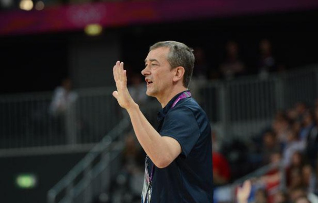 Pierre Vincent, le sélectionneur de l'équipe de France de basket, le 7 août 2012, aux JO de Londres. Pierre Vincent, le sélectionneur de l'équipe de France de basket, le 7 août 2012, aux JO de Londres.