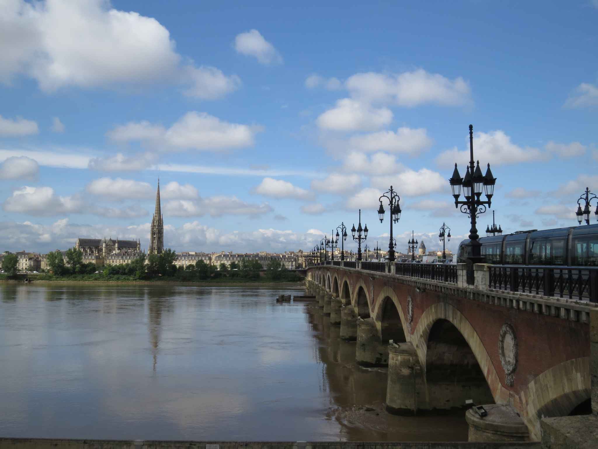 Bordeaux: 4e ville française la plus prisée pour le tourisme d ... Le ville plus