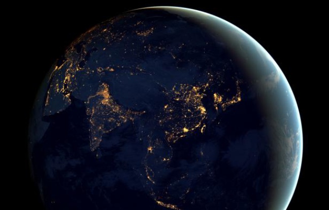 Vue de la Terre la nuit depuis l'espace. Vue de la Terre la nuit depuis l'espace.