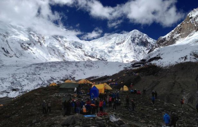 Sept alpinistes sont portés disparus dans l'avalanche meurtrière de ce week-end au mont Manaslu, au Népal, a indiqué lundi le ministère népalais du Tourisme. Sept alpinistes sont portés disparus dans l'avalanche meurtrière de ce week-end au mont Manaslu, au Népal, a indiqué lundi le ministère népalais du Tourisme.