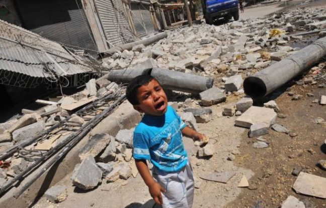 La mandat de la mission des observateurs de l'ONU en Syrie, la Misnus, déployée en avril pour surveiller un cessez-le-feu jamais respecté, s'est achevée officiellement aux premières heures lundi, au lendemain d'une rare apparition publique de Bachar al-Assad. La mandat de la mission des observateurs de l'ONU en Syrie, la Misnus, déployée en avril pour surveiller un cessez-le-feu jamais respecté, s'est achevée officiellement aux premières heures lundi, au lendemain d'une rare apparition publique de Bachar al-Assad.