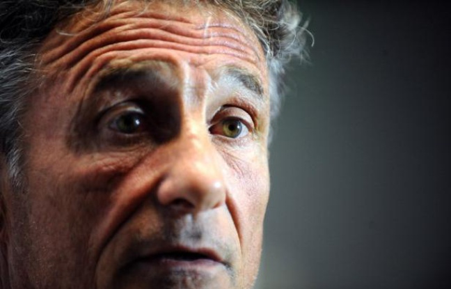 Le premier possède le plus beau palmarès du rugby français avec Toulouse, le second a conduit Toulon au Stade de France après seulement huis mois de présence au club: Guy Novès et Bernard Laporte offrent un alléchant duel d'entraîneurs samedi lors de la finale du Top 14. Le premier possède le plus beau palmarès du rugby français avec Toulouse, le second a conduit Toulon au Stade de France après seulement huis mois de présence au club: Guy Novès et Bernard Laporte offrent un alléchant duel d'entraîneurs samedi lors de la finale du Top 14.
