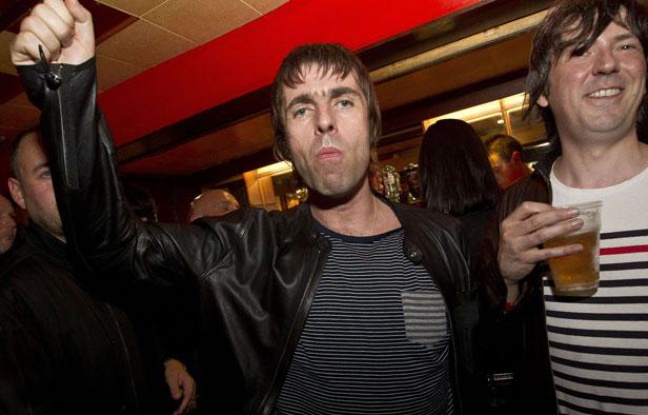 Liam Gallagher lors d'un concert, le 1er août 2012 à Londres. Liam Gallagher lors d'un concert, le 1er août 2012 à Londres.