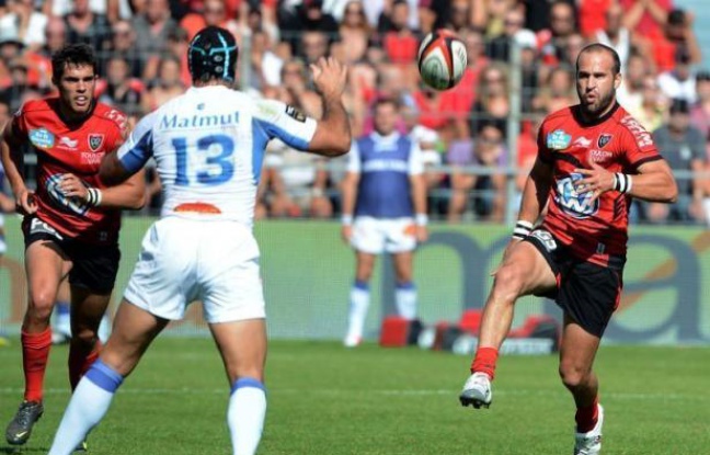Toulon a poursuivi son irrésistible entame de saison en Top 14 avec une sixième victoire en six journées, assortie du bonus offensif, samedi face à Castres (33-12), confortant plus que jamais son statut de grand prétendant pour le titre. Toulon a poursuivi son irrésistible entame de saison en Top 14 avec une sixième victoire en six journées, assortie du bonus offensif, samedi face à Castres (33-12), confortant plus que jamais son statut de grand prétendant pour le titre.