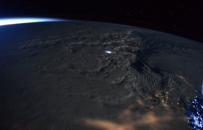 L'astronaute américain Scott Kelly a posté sur Twitter quelques photos de la tempête Jonas prises depuis l'espace, à bord de l'ISS. L'astronaute américain Scott Kelly a posté sur Twitter quelques photos de la tempête Jonas prises depuis l'espace, à bord de l'ISS.