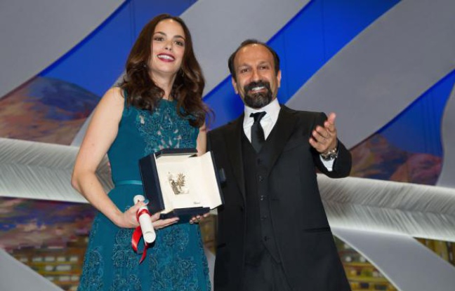 L'actrice franco-argentine Bérénice Bejo et le réalisateur iranien Asghar Farhadi, à Cannes, le 26 mai 2013. L'actrice avait reçu le prix d'interprétation féminine au festival de Cannes pour son rôle dans Le Passé. L'actrice franco-argentine Bérénice Bejo et le réalisateur iranien Asghar Farhadi, à Cannes, le 26 mai 2013. L'actrice avait reçu le prix d'interprétation féminine au festival de Cannes pour son rôle dans Le Passé.
