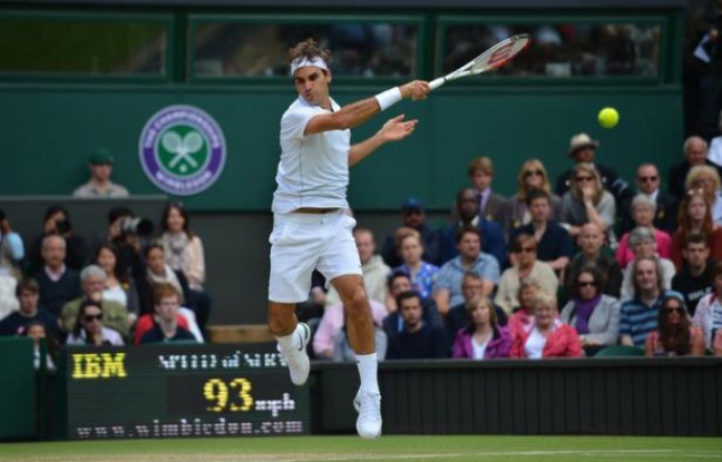 Le Suisse Roger Federer a récupéré la première place du tennis mondial après sa victoire sur le Britannique Andy Murray en finale de Wimbledon, son septième succès dans ce tournoi du Grand Chelem. Le Suisse Roger Federer a récupéré la première place du tennis mondial après sa victoire sur le Britannique Andy Murray en finale de Wimbledon, son septième succès dans ce tournoi du Grand Chelem.