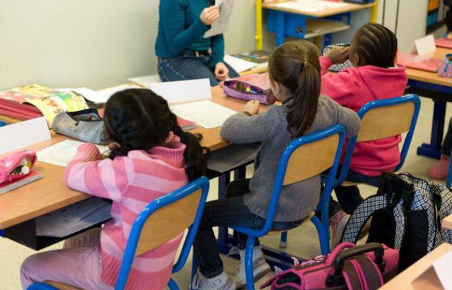 Dans une école primaire. Dans une école primaire.