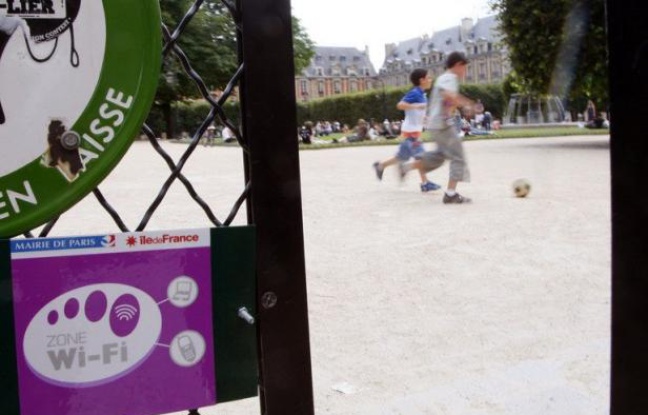 Un parc équipé de wifi. Un parc équipé de wifi.