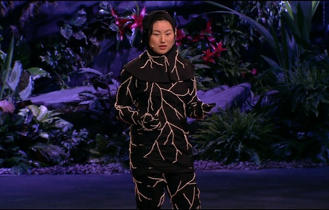 L'Infinity Burial Suit est fabriqué à partir de spores de champignon pour décomposer le corps des défunts de façon rapide et écolo. L'Infinity Burial Suit est fabriqué à partir de spores de champignon pour décomposer le corps des défunts de façon rapide et écolo.