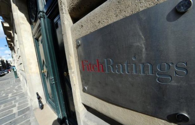 L'agence de notation Fitch Ratings a estimé vendredi que la restructuration de la dette grecque actée lors du sommet de Bruxelles pourrait ramener la note du pays de "CCC" actuellement à "B" au mieux, maintenant ainsi profondément le pays en catégorie "spéculative". L'agence de notation Fitch Ratings a estimé vendredi que la restructuration de la dette grecque actée lors du sommet de Bruxelles pourrait ramener la note du pays de "CCC" actuellement à "B" au mieux, maintenant ainsi profondément le pays en catégorie "spéculative".