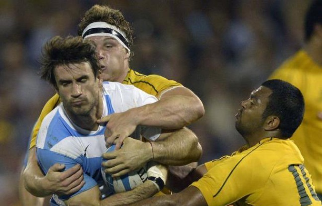 L'Australie a remporté samedi une victoire capitale (25-18) en Argentine, qui lui permet de terminer le Four Nations à une deuxième place inespérée après une campagne décevante dans le jeu. L'Australie a remporté samedi une victoire capitale (25-18) en Argentine, qui lui permet de terminer le Four Nations à une deuxième place inespérée après une campagne décevante dans le jeu.