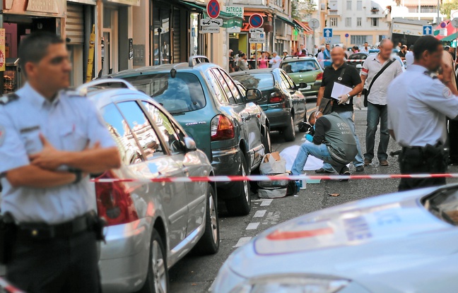 Une partie du butin a été retrouvée en possession de l'homme abattu. Une partie du butin a été retrouvée en possession de l'homme abattu.