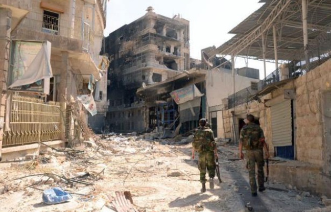 Un chef rebelle a affirmé dimanche que le régime syrien perdait de plus en plus de terrain dans le conflit armé en Syrie, à la veille d'une intervention devant le Conseil de sécurité de l'ONU du médiateur Lakhdar Brahimi. Un chef rebelle a affirmé dimanche que le régime syrien perdait de plus en plus de terrain dans le conflit armé en Syrie, à la veille d'une intervention devant le Conseil de sécurité de l'ONU du médiateur Lakhdar Brahimi.