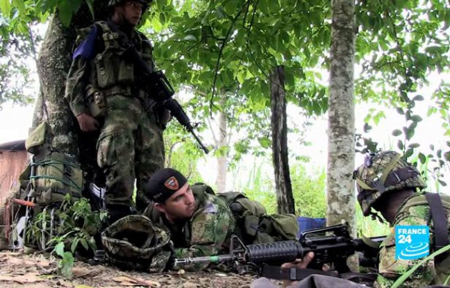 Image extraite du reportage de Roméo Langlois, sur sa captivité chez les Farc en Colombie. Image extraite du reportage de Roméo Langlois, sur sa captivité chez les Farc en Colombie.