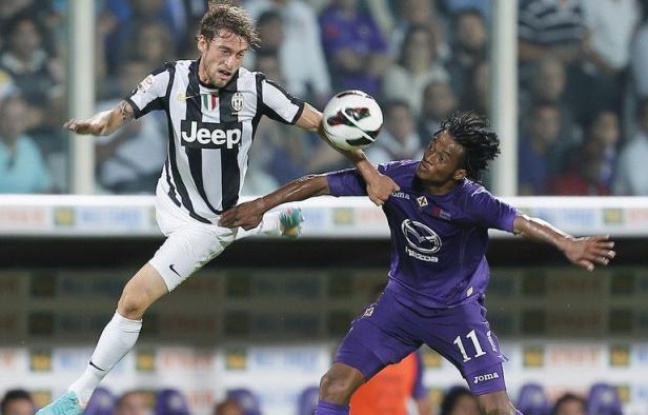 La Juventus Turin a résisté aux assauts de la Fiorentina (0-0) sur un terrain qui lui est toujours hostile et conservé la tête du championnat d'Italie, mardi lors du premier match de la 5e journée, passant avec succès son premier test sérieux en Serie A. La Juventus Turin a résisté aux assauts de la Fiorentina (0-0) sur un terrain qui lui est toujours hostile et conservé la tête du championnat d'Italie, mardi lors du premier match de la 5e journée, passant avec succès son premier test sérieux en Serie A.