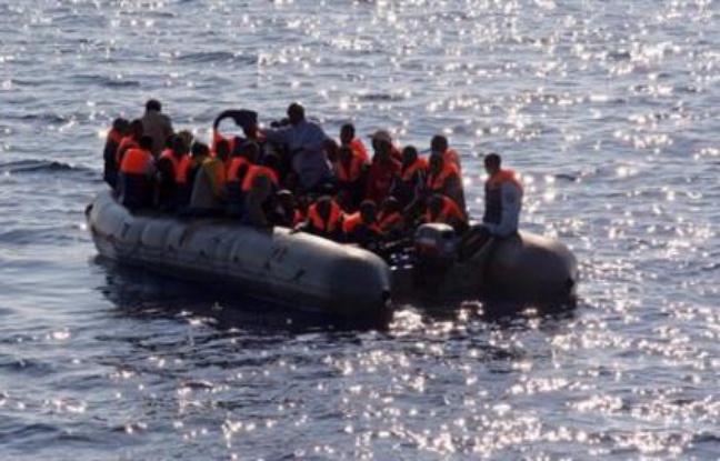 Quatorze personnes ont péri et sept étaient portées disparues vendredi après le naufrage, au large de Mayotte, d'une barque chargée de clandestins venus chercher fortune sur l'île française de l'Océan indien. Quatorze personnes ont péri et sept étaient portées disparues vendredi après le naufrage, au large de Mayotte, d'une barque chargée de clandestins venus chercher fortune sur l'île française de l'Océan indien.